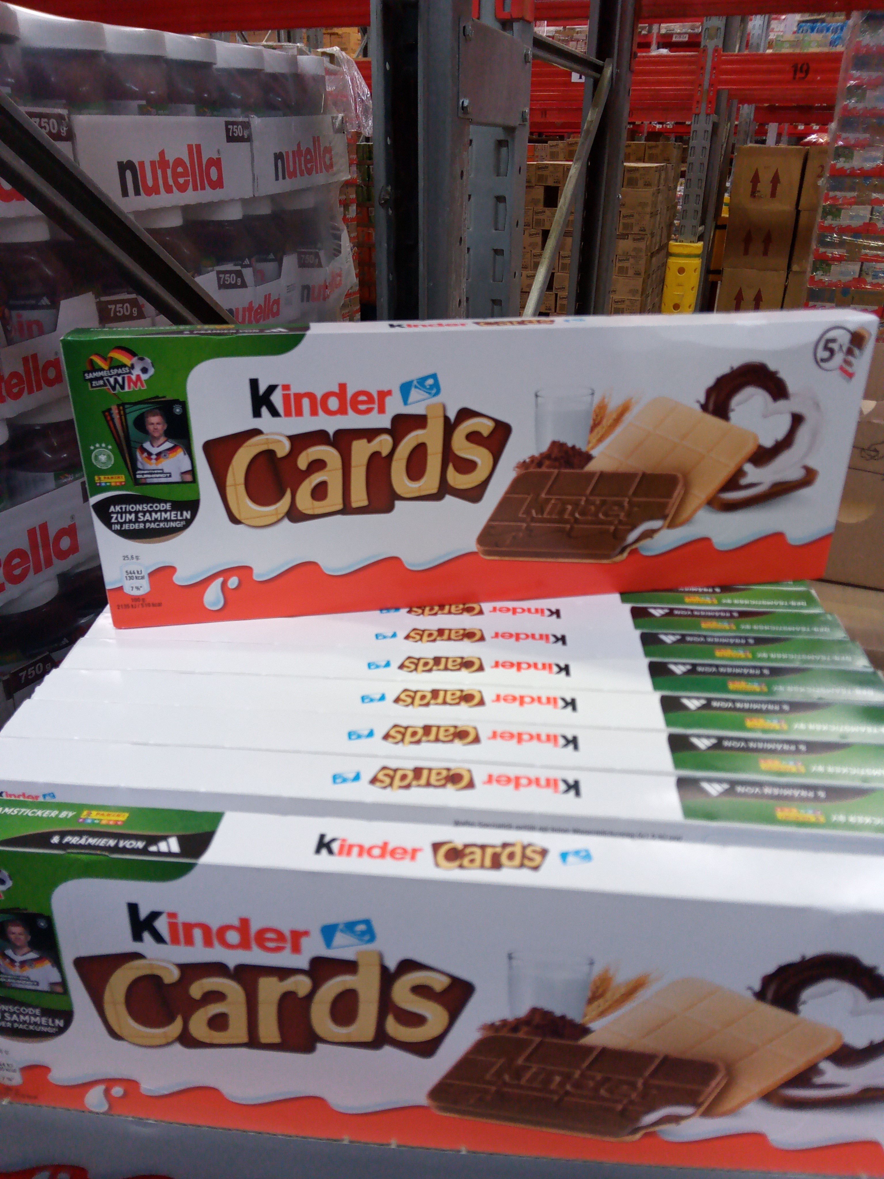 Вафли Kinder Cards с молочной начинкой    128гр